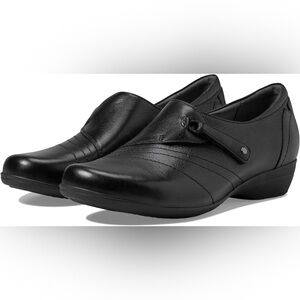 Dansko Leather Franny  Loafer, black. 37W (us size 6.5-7). Like new condition.